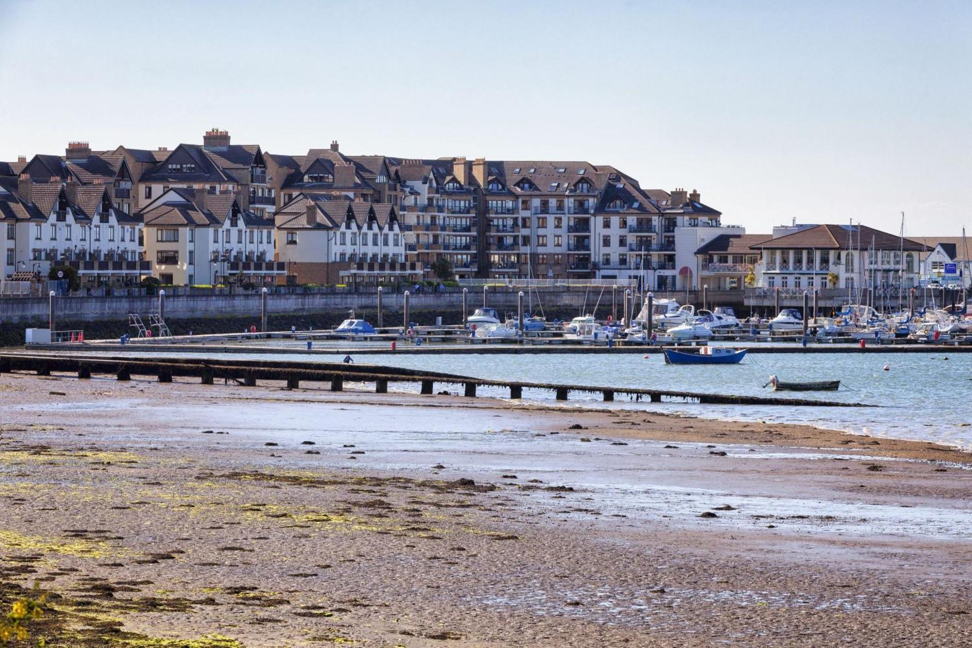 Grand Hotel Malahide Εξωτερικό φωτογραφία